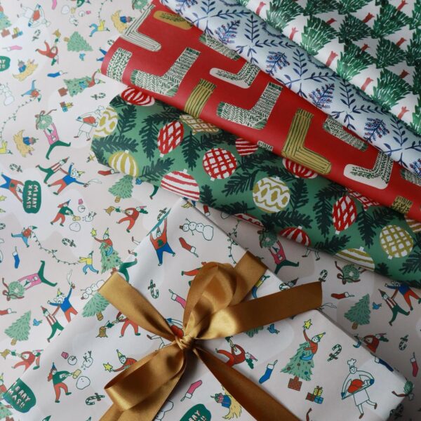 クリスマスの大判包装紙に新作が追加されました！
